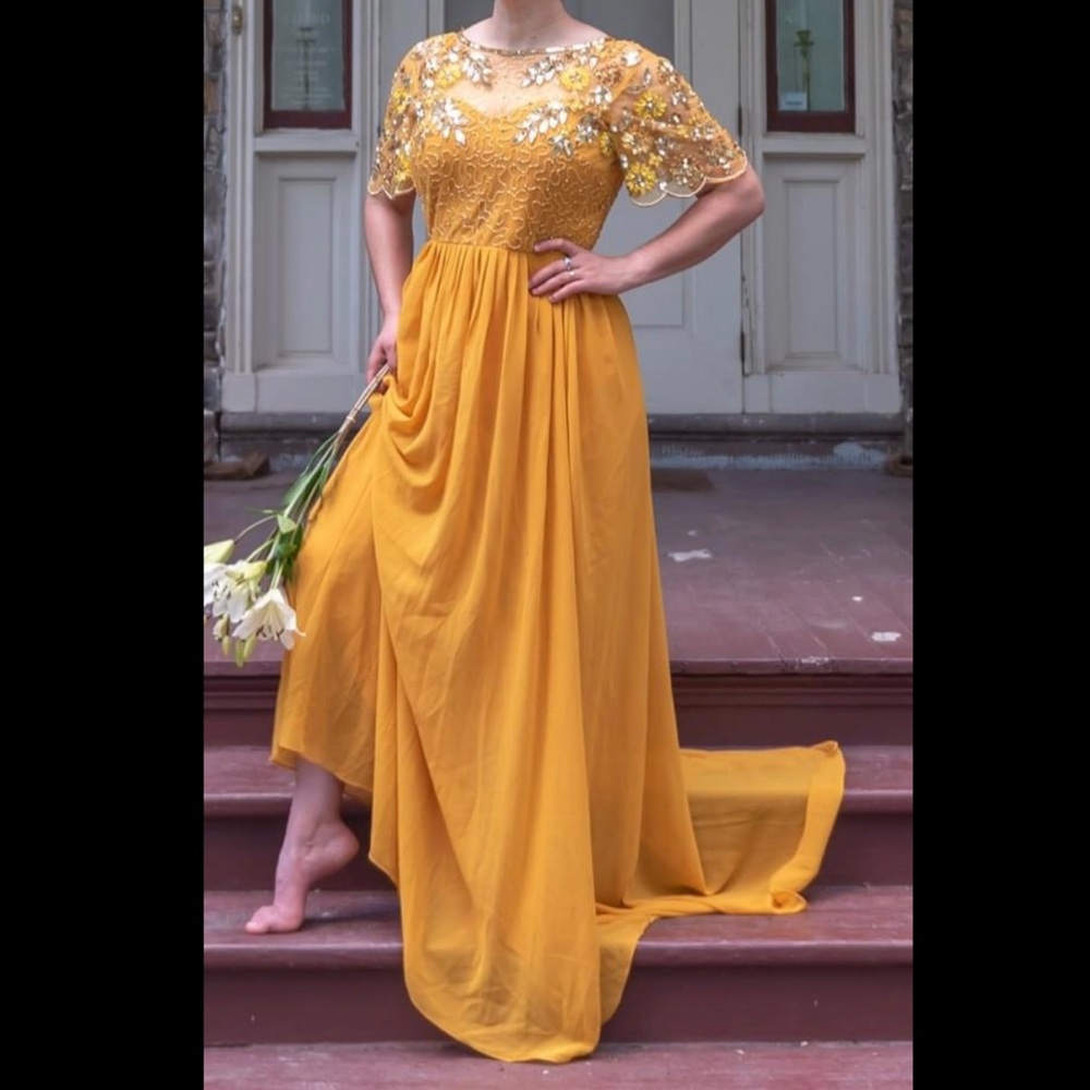 Long embellished beaded gown (yellow gold) - Picture 5 of 13